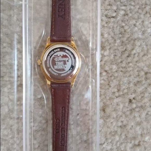 🤶NEW!!🎅 Mini Mouse Watch - Picture 5 of 5